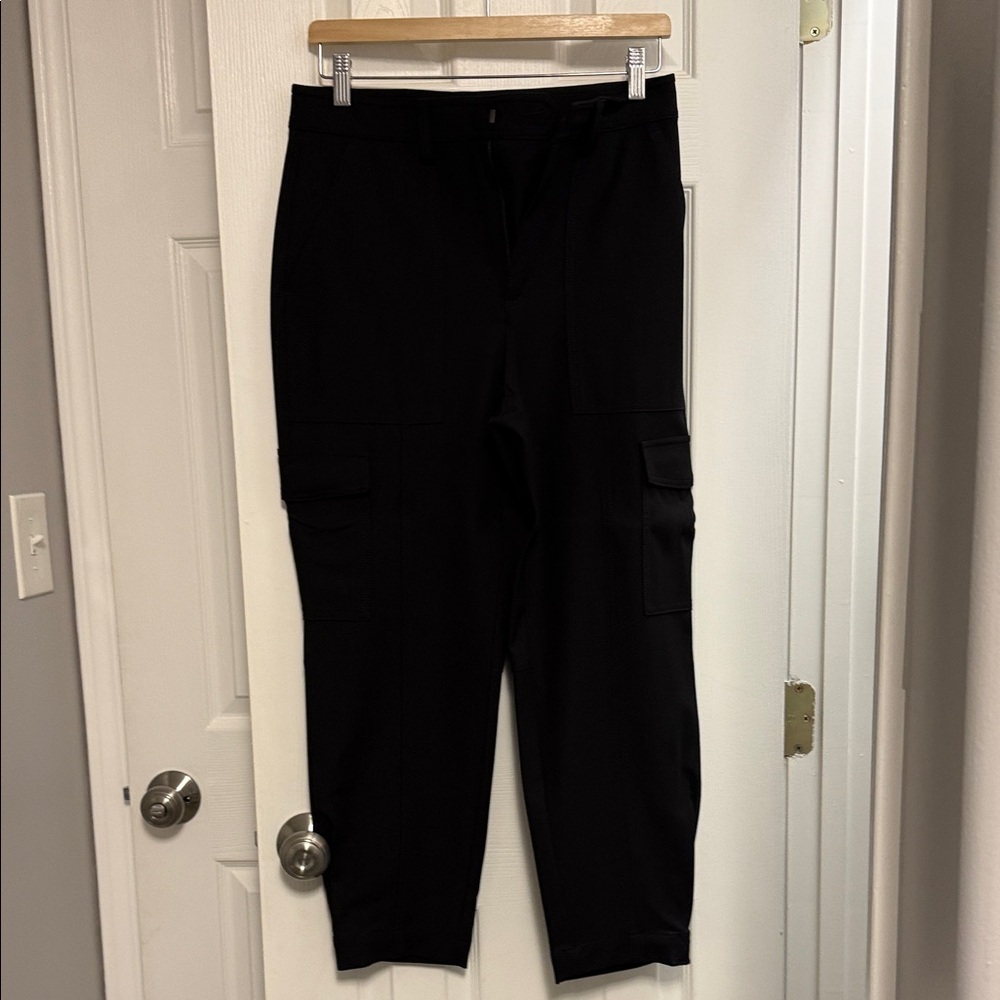 Banana Republic Women’s Black Cargo Pants